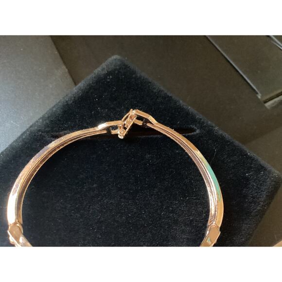 2766 NWOT BFF Rose Gold Bracelet Bangle Pink/Blue/White/Yellow Flower Cubic Zirc - Picture 2 of 3